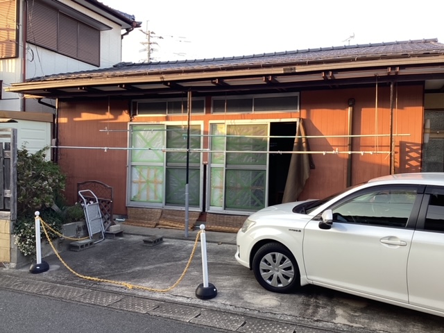 さくらエステート 大牟田店の【防犯と台風】断熱サッシの交換ですの施工前の写真1